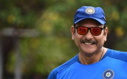 India vs West Indies: Ravi Shastri happy with 'this' player on the field; But not a given place in the team | India vs West Indies : रवी शास्त्रींनी मैदानात 'या' खेळाडूचे केले लाड; पण संघात नाही दिलं स्थान