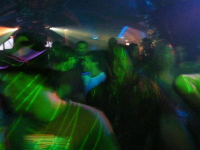 Colored rave party at Sitabardi in Nagpur | नागपुरातील सीताबर्डीत रंगली रेव्ह पार्टी