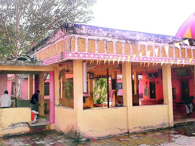 Raver crowds flock to Shri Omkareshwar Bhokari Temple | रावेर येथे श्री ओंकारेश्वर भोकरी देवस्थानावर उसळणार गर्दी Raver crowds flock to Shri Omkareshwar Bhokari Temple | रावेर येथे श्री ओंकारेश्वर भोकरी देवस्थानावर उसळणार गर्दी