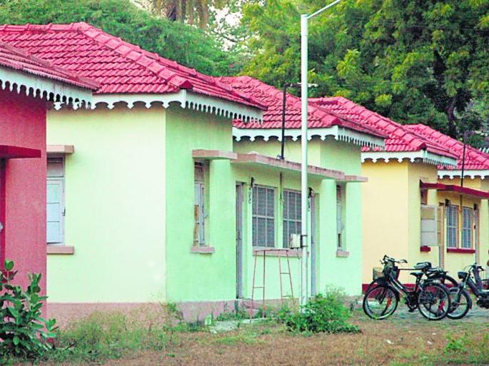 Giants look at empty cottages in Ravi Bhavan | रविभवनातील रिकाम्या कॉटेजवर दिग्गजांची नजर Giants look at empty cottages in Ravi Bhavan | रविभवनातील रिकाम्या कॉटेजवर दिग्गजांची नजर