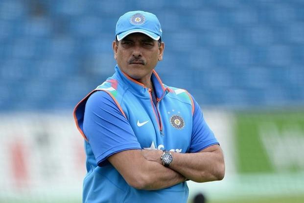How will Ravi Shastri attend the interview for the post of coach? 'This' is the problem ... | प्रशिक्षकपदाच्या मुलाखतीसाठी रवी शास्त्री कसे उपस्थित राहणार ? 'ही' आहे समस्या...
