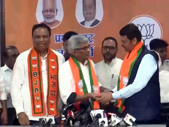 maharashtra assembly vidhan sabha election 2024 big blow to congress in mumbai after ravi raja joins bjp | “४४ वर्षे निष्ठेने काम केले, पण तिकीट नाकारले”; काँग्रेस नेते फडणवीसांच्या उपस्थितीत भाजपात maharashtra assembly vidhan sabha election 2024 big blow to congress in mumbai after ravi raja joins bjp | “४४ वर्षे निष्ठेने काम केले, पण तिकीट नाकारले”; काँग्रेस नेते फडणवीसांच्या उपस्थितीत भाजपात