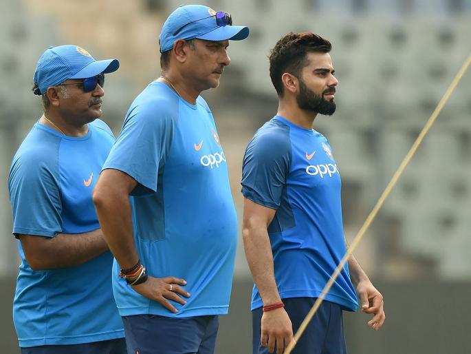Twist: Ravi Shastri's head coach agreement does not increase? BCCI to advertise for job soon | ट्विस्ट : रवी शास्त्रींच्या करारात वाढ नाही? प्रशिक्षकासाठी लवकरच जाहीरात