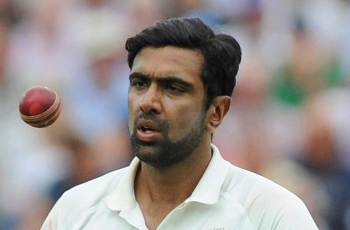 R. Ashwin, who has no place in the Test team, will not return to India now | कसोटी संघात जागा न मिळालेला अश्विन भारतात परतणार नाही