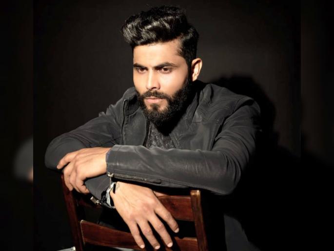 Ravindra Jadeja and his sister naina helping covid affected people at rajkot | सर जी तुस्सी ग्रेट हो!; रवींद्र जडेजानं लॉकडाऊनमध्ये केली मोठी समाजसेवा, बहिणीनं जगासमोर आणलं त्याचं कार्य!