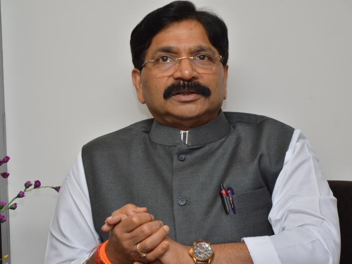 Ratnagiri: Take an independent contractor to fill potholes on the Mumbai-Goa highway | रत्नागिरी : मुंबई -गोवा महामार्गावरील खड्डे भरण्यासाठी स्वतंत्र कंत्राटदार नेमा Ratnagiri: Take an independent contractor to fill potholes on the Mumbai-Goa highway | रत्नागिरी : मुंबई -गोवा महामार्गावरील खड्डे भरण्यासाठी स्वतंत्र कंत्राटदार नेमा