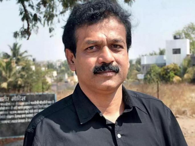 Documents from politicians to hoteliers; Hundreds of files seized from Ravindra Barhate's house | राजकारणापासून ते हॉटेलचालकांपर्यंत संबंधित कागदपत्रे ; रवींद्र बऱ्हाटेच्या घर झडतीत शेकडो फाईली जप्त