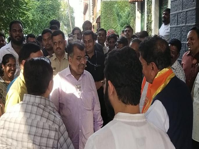 When it came to light that some office bearers of Sawantwadi constituency were secretly campaigning for independent candidate Vishal Parab, Uddhav Sena candidate Rajan Teli, minister Ravindra Chavan gave breath to the workers and office bearers | विरोधकांचा छुपा प्रचार; मंत्री रविंद्र चव्हाणांनी कार्यकर्त्यांना दिल्या कानपिचक्या  When it came to light that some office bearers of Sawantwadi constituency were secretly campaigning for independent candidate Vishal Parab, Uddhav Sena candidate Rajan Teli, minister Ravindra Chavan gave breath to the workers and office bearers | विरोधकांचा छुपा प्रचार; मंत्री रविंद्र चव्हाणांनी कार्यकर्त्यांना दिल्या कानपिचक्या