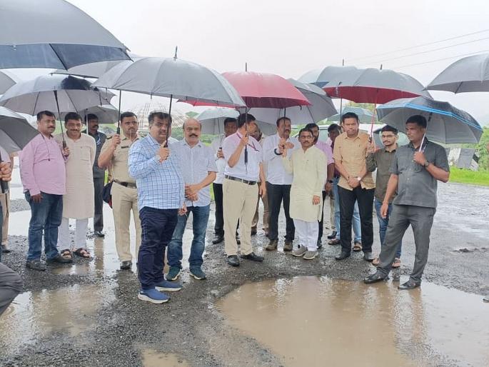 'On the Mumbai-Goa highway, one lane will be completed before Ganpati, while the second lane will be completed by December', Ravindra Chavan informed. | 'मुंबई-गोवा महामार्गावर गणपतीपूर्वी एक लेन, तर दुसरी लेन डिसेंबरपर्यंत पूर्ण होणार', रवींद्र चव्हाण यांनी दिली माहिती 'On the Mumbai-Goa highway, one lane will be completed before Ganpati, while the second lane will be completed by December', Ravindra Chavan informed. | 'मुंबई-गोवा महामार्गावर गणपतीपूर्वी एक लेन, तर दुसरी लेन डिसेंबरपर्यंत पूर्ण होणार', रवींद्र चव्हाण यांनी दिली माहिती