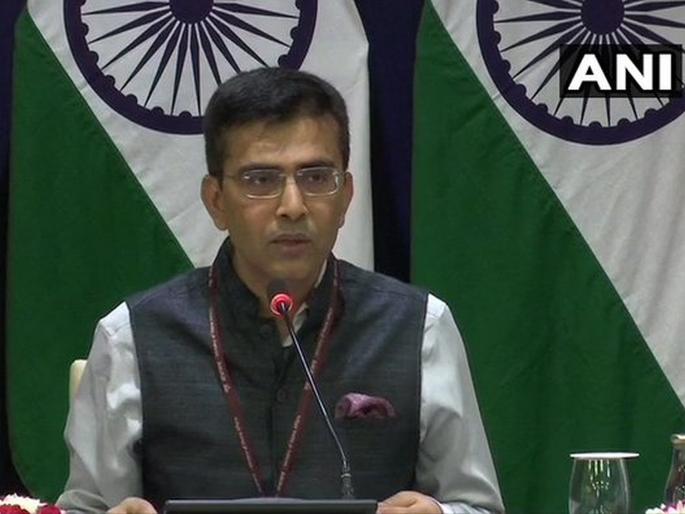 foreign ministry press conference ravish kumar india pakistan jammu kashmir article | जगासमोर कलम 370चा मुद्दा उपस्थित करणं बंद करा; भारताचे पाकला खडे बोल