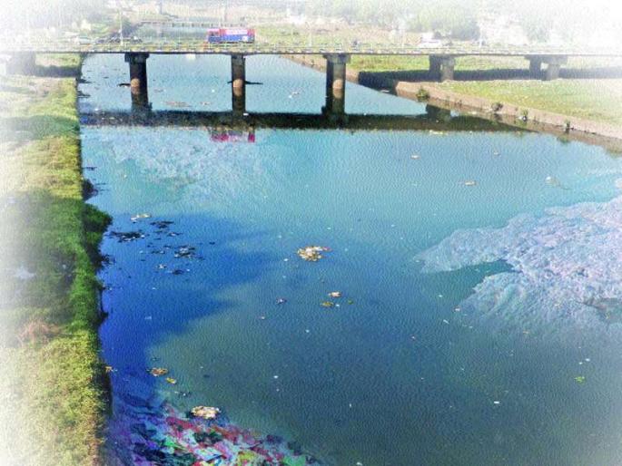 Procurement of 6 tonnes of chemicals and sewage in the river Mutha every day | मुठा नदीमध्ये दररोज ६ टन केमिकल, सांडपाण्यावर प्रक्रियाच होईना Procurement of 6 tonnes of chemicals and sewage in the river Mutha every day | मुठा नदीमध्ये दररोज ६ टन केमिकल, सांडपाण्यावर प्रक्रियाच होईना