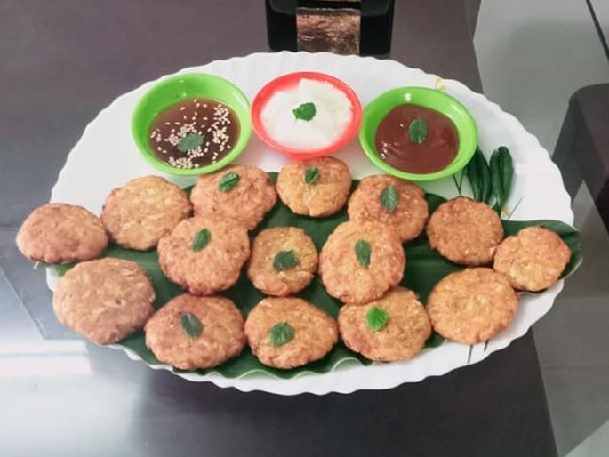 How to make a traditional Maharashtrian dish- bhoplyache vade, bottle gourd or calabash cucumber special recipe, lokmatsakhi food contest. | खमंग-खुसखुशीत भोपळ्याचे वडे, आईनं मायेनं शिकवलेला पौष्टिक पदार्थ! - कमी साहित्यात झटपट वडे...