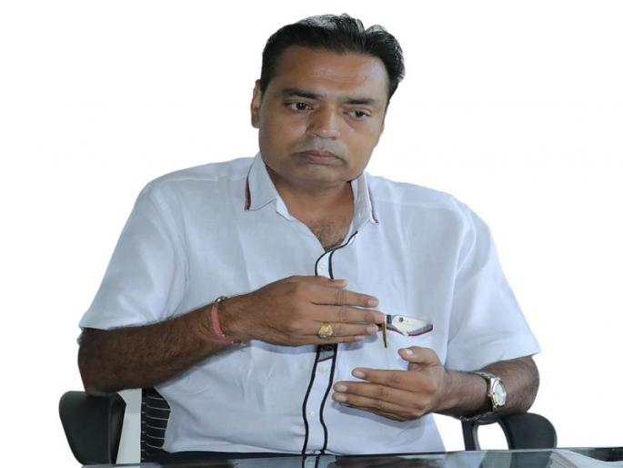 Read the industrial questions | खान्देशाच्या प्रश्नांना वाचा फोडणार Read the industrial questions | खान्देशाच्या प्रश्नांना वाचा फोडणार