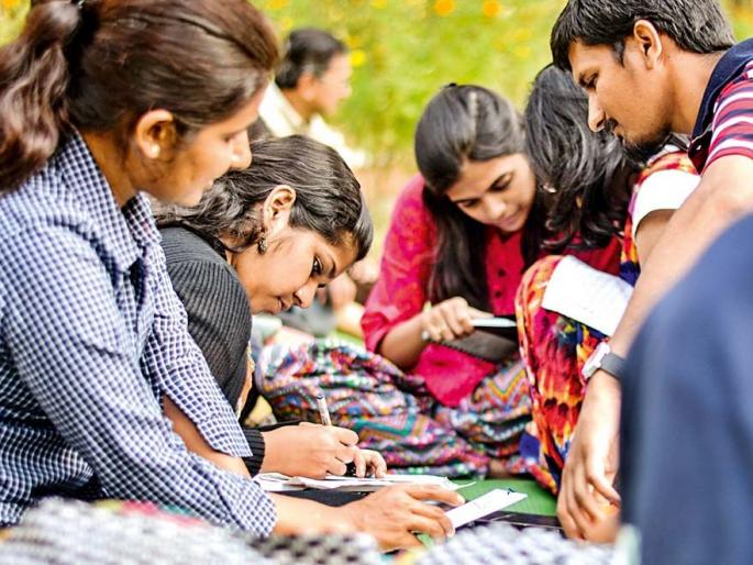 What do the Marathi youth read? | मराठी तरुण मुलं काय वाचतात?  What do the Marathi youth read? | मराठी तरुण मुलं काय वाचतात?