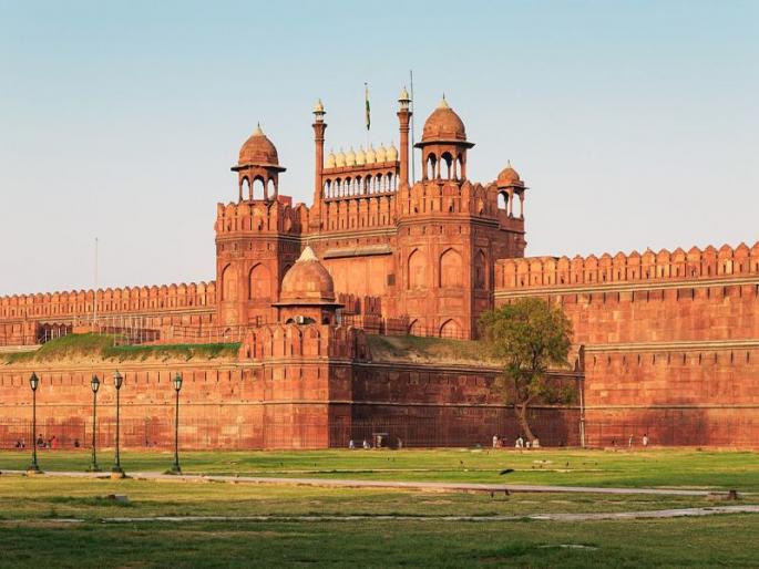Dalmia Bharat Group adopts Red Fort | दिल्लीतील प्रसिद्ध लाल किल्ला दालमिया समूहाला दिला दत्तक! Dalmia Bharat Group adopts Red Fort | दिल्लीतील प्रसिद्ध लाल किल्ला दालमिया समूहाला दिला दत्तक!