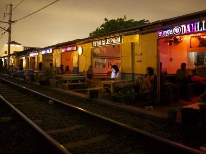 Asian Games 2018: Home road for Japanese players who appeared in the Red Light area | Asian Games 2018: रेड लाइट परिसरात दिसलेल्या जपानच्या खेळाडूंना घरचा रस्ता