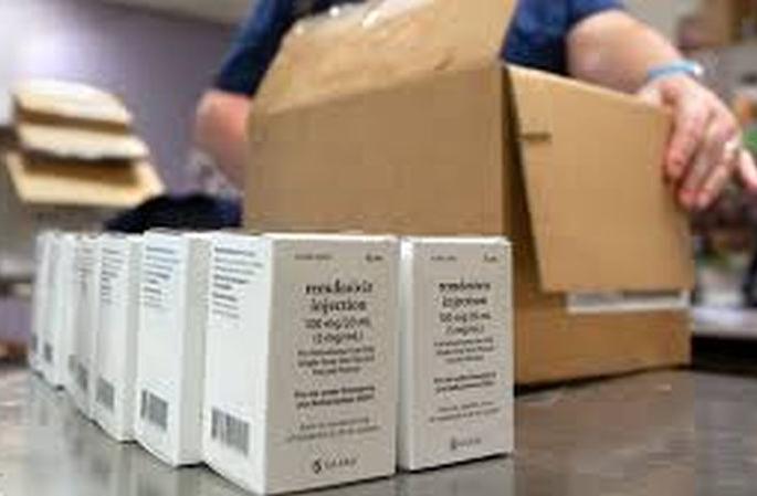 90 Remedacivir injections parcel reach in Akola of Maharashtra instead of Akola in Andhra Pradesh. | ९० रेमडेसिविर इंजेक्शन आंध्रातील अकाेल्याऐवजी पाेहाेचले महाराष्ट्रातील अकाेल्यात