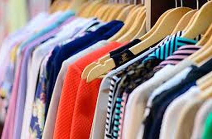 100 crore blow to textile market during lockdown | लॉकडाउनच्या कालावधीत कापड बाजाराला १०० कोटींचा फटका ! 100 crore blow to textile market during lockdown | लॉकडाउनच्या कालावधीत कापड बाजाराला १०० कोटींचा फटका !