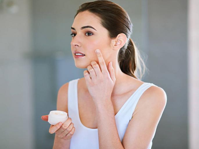 Mulie or Reddish facepack for glowing skin in the summer season | मुळ्याचा फेसपॅक उन्हाळ्यात चेहऱ्याला देतो नवीन चमक! Mulie or Reddish facepack for glowing skin in the summer season | मुळ्याचा फेसपॅक उन्हाळ्यात चेहऱ्याला देतो नवीन चमक!