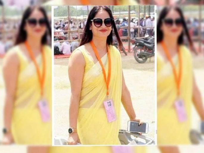 election officer with yellow sari reena dwivedi want to go in big boss | लिंबू कलरच्या साडीतल्या 'ती'चं स्वप्न मोठ्ठं आहे बॉस! election officer with yellow sari reena dwivedi want to go in big boss | लिंबू कलरच्या साडीतल्या 'ती'चं स्वप्न मोठ्ठं आहे बॉस!