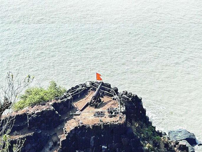 Tourist preference for waterways in Raigad | रायगडमधील जलदुर्गांना पर्यटकांची पसंती Tourist preference for waterways in Raigad | रायगडमधील जलदुर्गांना पर्यटकांची पसंती