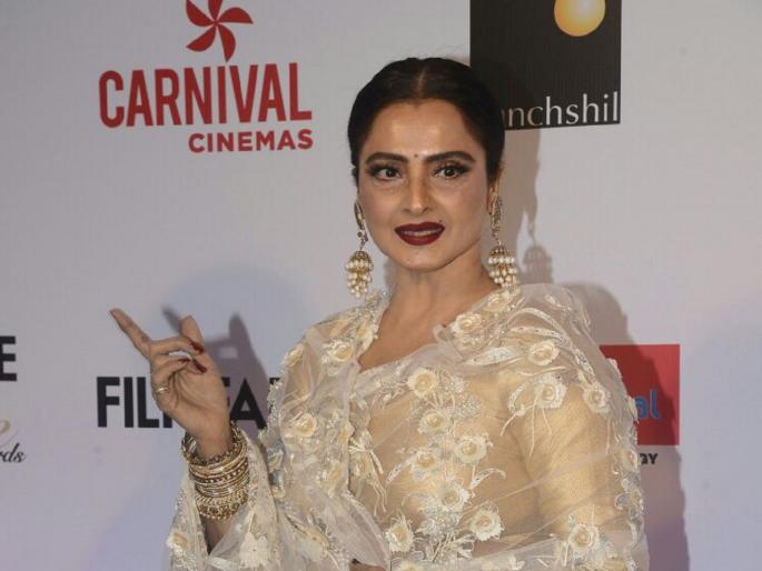 Actress Rekha has 6 sisters, all of them in this field | अभिनेत्री रेखा यांना आहेत तब्बल ६ बहिणी, या क्षेत्रात आहेत त्या तरबेज Actress Rekha has 6 sisters, all of them in this field | अभिनेत्री रेखा यांना आहेत तब्बल ६ बहिणी, या क्षेत्रात आहेत त्या तरबेज