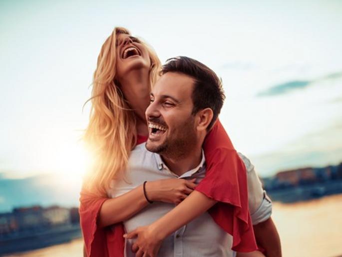 These 6 characteristics of women will win your heart | फक्त फिगरवरच नाहीतर महिलांच्या 'या' 6 गोष्टींवर घायाळ होतात पुरूष... These 6 characteristics of women will win your heart | फक्त फिगरवरच नाहीतर महिलांच्या 'या' 6 गोष्टींवर घायाळ होतात पुरूष...