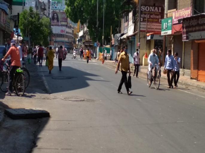 Consolation to most Punekars! Ordinary citizens will get petrol, diesel, shops will also be allowed to remain open | बहुतांश पुणेकरांना दिलासा! सर्वसामान्य नागरिकांना पेट्रोल,डिझेल मिळणार; दुकाने खुली ठेवण्यासही परवानगी Consolation to most Punekars! Ordinary citizens will get petrol, diesel, shops will also be allowed to remain open | बहुतांश पुणेकरांना दिलासा! सर्वसामान्य नागरिकांना पेट्रोल,डिझेल मिळणार; दुकाने खुली ठेवण्यासही परवानगी