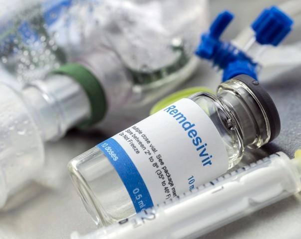 11800 Remadecivir injections left in Solapur | रूग्णांच्या नातेवाईकांची दमछाक केलेले ११८०० रेमडेसिविर इंजेक्शन्स सोलापुरात शिल्लक 11800 Remadecivir injections left in Solapur | रूग्णांच्या नातेवाईकांची दमछाक केलेले ११८०० रेमडेसिविर इंजेक्शन्स सोलापुरात शिल्लक