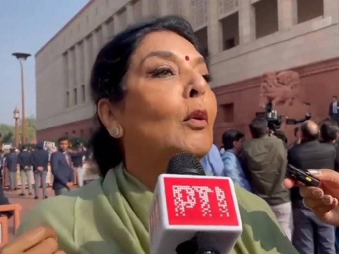 Journalist asked a question, Renuka Chaudhary answered with a frown; Video goes viral | पत्रकाराने प्रश्न विचारला,रेणुका चौधरी यांनी भौ-भौ करत दिले उत्तर; व्हिडीओ व्हायरल Journalist asked a question, Renuka Chaudhary answered with a frown; Video goes viral | पत्रकाराने प्रश्न विचारला,रेणुका चौधरी यांनी भौ-भौ करत दिले उत्तर; व्हिडीओ व्हायरल
