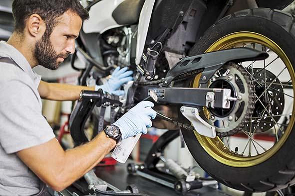 Bucket list 2020 : Love Bike? but what about maintenance? | गाडीला किक मारुन बुंगाट सुटता, पण ती बंद पडते तेव्हा.