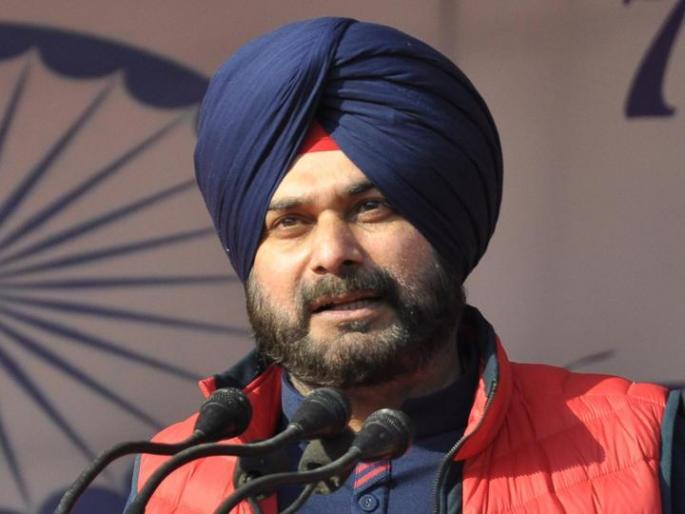 Video: Navjot Sidhu criticized on Pm Narendra Modi in Ahmadabad rally | Video: 'जेब खाली है और खाता खुलवाया जा रहे है'; मोदींच्या होमपीचवर सिद्धू फ्रंटफूटवर Video: Navjot Sidhu criticized on Pm Narendra Modi in Ahmadabad rally | Video: 'जेब खाली है और खाता खुलवाया जा रहे है'; मोदींच्या होमपीचवर सिद्धू फ्रंटफूटवर
