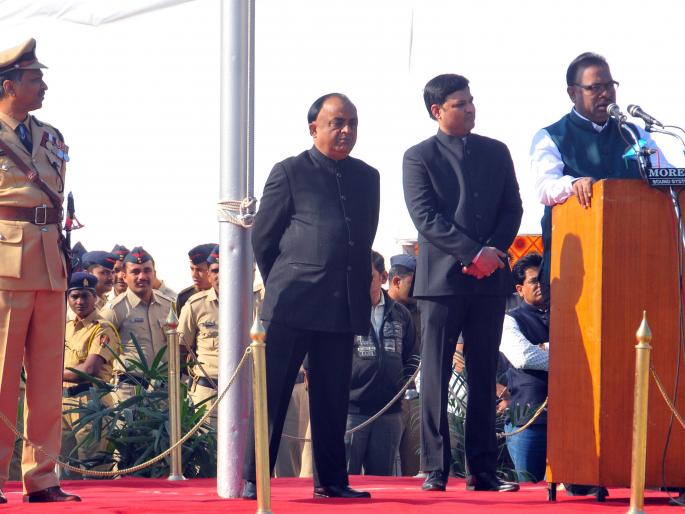 Strengthen democracy and move towards the highest power of the country | लोकशाही मजबूत करीत देशाची महासत्तेकडे वाटचाल Strengthen democracy and move towards the highest power of the country | लोकशाही मजबूत करीत देशाची महासत्तेकडे वाटचाल