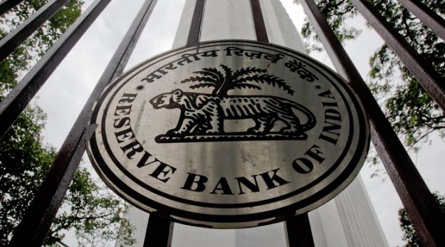 Don't fall to promises of quick and hassle-free loans; Appeal of Reserve Bank of India | त्वरित व त्रासमुक्त कर्ज मिळण्याच्या आश्वासनांना बळी पडू नका; भारतीय रिझर्व्ह बँकेचे आवाहन Don't fall to promises of quick and hassle-free loans; Appeal of Reserve Bank of India | त्वरित व त्रासमुक्त कर्ज मिळण्याच्या आश्वासनांना बळी पडू नका; भारतीय रिझर्व्ह बँकेचे आवाहन