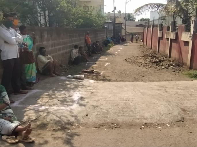 Distribution of food grains to five lakh ration card holders in Kolhapur district | कोल्हापूर जिल्ह्यात पाच लाख रेशन कार्डधारकांना धान्य वाटप;: मोफत तांदळाचे ३२ हजार क्विंटल वितरण Distribution of food grains to five lakh ration card holders in Kolhapur district | कोल्हापूर जिल्ह्यात पाच लाख रेशन कार्डधारकांना धान्य वाटप;: मोफत तांदळाचे ३२ हजार क्विंटल वितरण