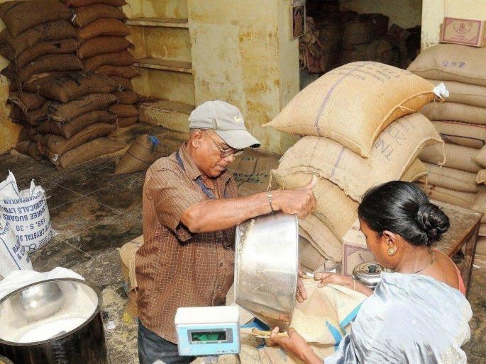 Caution; Selling ration grains? Warning ... the card will be closed; The government will take a decision | सावधान; रेशनचे धान्य विकताय? सावधान...कार्ड होईल बंद; शासन निर्णय घेणार Caution; Selling ration grains? Warning ... the card will be closed; The government will take a decision | सावधान; रेशनचे धान्य विकताय? सावधान...कार्ड होईल बंद; शासन निर्णय घेणार
