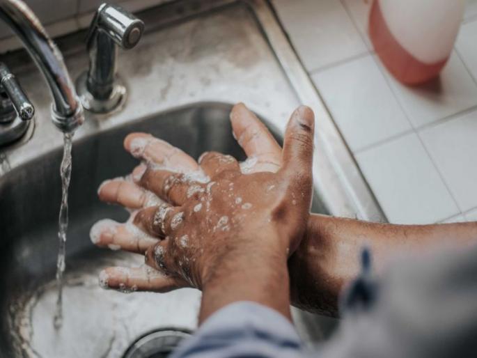 Coronavirus : This video will show you are you handwashing routine how to wash your hand properly api | Coronavirus : 'हा' व्हिडीओ पाहिल्यावर कळेल तुम्ही हात धुतांना काय चूक करताय! Coronavirus : This video will show you are you handwashing routine how to wash your hand properly api | Coronavirus : 'हा' व्हिडीओ पाहिल्यावर कळेल तुम्ही हात धुतांना काय चूक करताय!