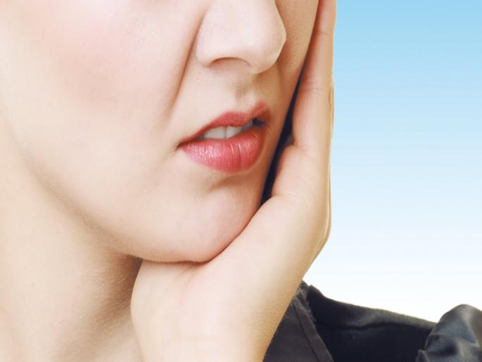 UK woman's toothache turns into severe brain infection she spends 5 months in hospital | दाताच्या दुखण्यामुळे झालं ब्रेन इन्फेक्शन, दुर्लक्ष करणं पडलं महागात! UK woman's toothache turns into severe brain infection she spends 5 months in hospital | दाताच्या दुखण्यामुळे झालं ब्रेन इन्फेक्शन, दुर्लक्ष करणं पडलं महागात!