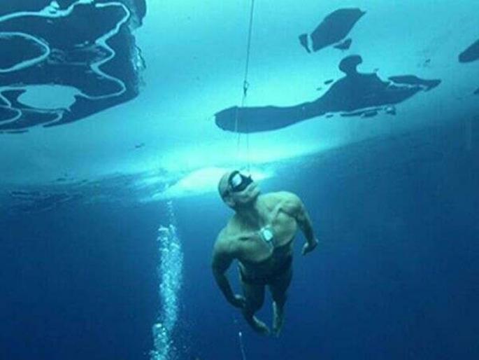 Stig severinsen sets new world record under water 662 feet dive in one breath | बाप रे बाप! एका श्वासात या व्यक्तीने असा कारनामा केला की, वर्ल्ड रेकॉर्ड त्याच्या नावावर झाला.... Stig severinsen sets new world record under water 662 feet dive in one breath | बाप रे बाप! एका श्वासात या व्यक्तीने असा कारनामा केला की, वर्ल्ड रेकॉर्ड त्याच्या नावावर झाला....