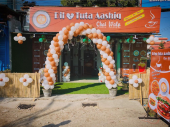 After breakup person opened dil tuta aashiq chai wala restaurant said tea is better than love | दिलजले! ब्रेकअपनंतर तरूणाने उघडलं ‘दिल टूटा आशिक- चाय वाला’ रेस्टॉरन्ट, म्हणाला - प्रेमापेक्षा चहा बरा... After breakup person opened dil tuta aashiq chai wala restaurant said tea is better than love | दिलजले! ब्रेकअपनंतर तरूणाने उघडलं ‘दिल टूटा आशिक- चाय वाला’ रेस्टॉरन्ट, म्हणाला - प्रेमापेक्षा चहा बरा...