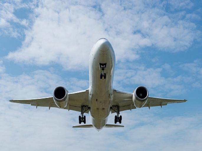 Teenage clings landing gear survives London to Holland flight | अरे देवा! विमानाखालील लॅंडींग गिअरला चिकटून होता मुलगा, १९ हजार फूट उंचीवर प्रवास करूनही सुखरूप... Teenage clings landing gear survives London to Holland flight | अरे देवा! विमानाखालील लॅंडींग गिअरला चिकटून होता मुलगा, १९ हजार फूट उंचीवर प्रवास करूनही सुखरूप...