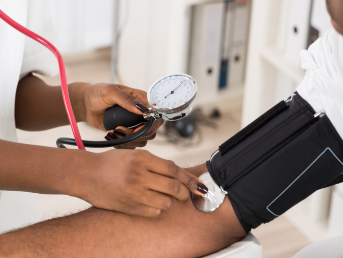High Blood Pressure: Facial flushing and blood spots in eyes are two lesser known warning sign | High Blood Pressure: हाय ब्लड प्रेशरच्या २ वॉर्निंग साइन; डोळे आणि चेहऱ्यावरील निशाणाकडे करू नका दुर्लक्ष! High Blood Pressure: Facial flushing and blood spots in eyes are two lesser known warning sign | High Blood Pressure: हाय ब्लड प्रेशरच्या २ वॉर्निंग साइन; डोळे आणि चेहऱ्यावरील निशाणाकडे करू नका दुर्लक्ष!