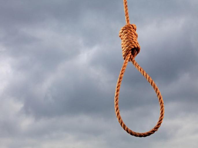 Iran woman died heart attack hanged anyway | प्रत्यक्षात १६ लोकांची फाशी बघून महिलेला आला हार्ट अटॅक, त्यांनी मृतदेहच फासावर लटकवला! Iran woman died heart attack hanged anyway | प्रत्यक्षात १६ लोकांची फाशी बघून महिलेला आला हार्ट अटॅक, त्यांनी मृतदेहच फासावर लटकवला!