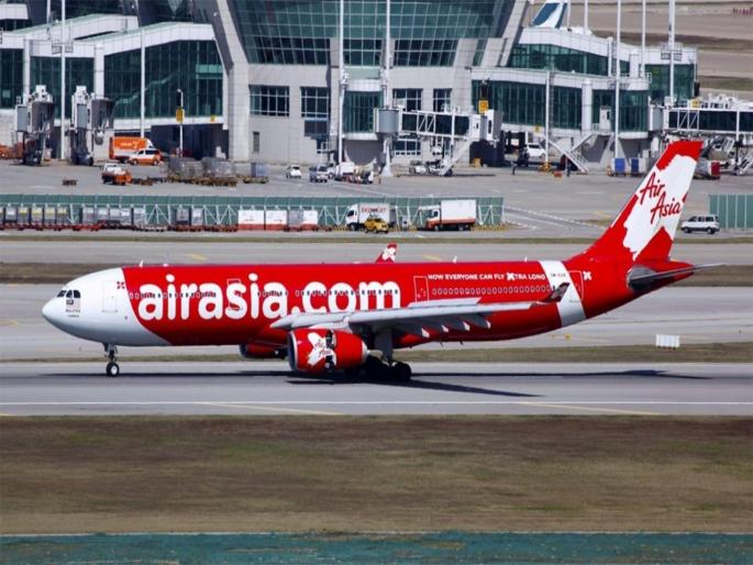 Passenger strips naked in Bengaluru Delhi Airasia flight misbehaves with crew onboard | बोंबला! दिल्लीला जात असलेल्या विमानात प्रवाशाचा धिंगाणा, क्रू मेंबरसोबत भांडताना काढले सर्व कपडे! Passenger strips naked in Bengaluru Delhi Airasia flight misbehaves with crew onboard | बोंबला! दिल्लीला जात असलेल्या विमानात प्रवाशाचा धिंगाणा, क्रू मेंबरसोबत भांडताना काढले सर्व कपडे!