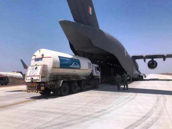 Cryogenic tank role in oxygen transportation of liquid medical oxygen | कसे असतात हे क्रायोजेनिक टॅंक ज्यांद्वारे ऑक्सीजन वाहून नेलं जातं, हे नसते तर काय झालं असतं? Cryogenic tank role in oxygen transportation of liquid medical oxygen | कसे असतात हे क्रायोजेनिक टॅंक ज्यांद्वारे ऑक्सीजन वाहून नेलं जातं, हे नसते तर काय झालं असतं?