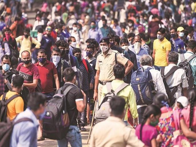 Coronavirus : If social distancing not maintained one corona patient can infect 406 people in 30 days | Coronavirus : एक कोरोना पॉझिटिव्ह व्यक्ती किती लोकांना संक्रमित करू शकते? रिसर्चमधून धक्कादायक खुलासा Coronavirus : If social distancing not maintained one corona patient can infect 406 people in 30 days | Coronavirus : एक कोरोना पॉझिटिव्ह व्यक्ती किती लोकांना संक्रमित करू शकते? रिसर्चमधून धक्कादायक खुलासा