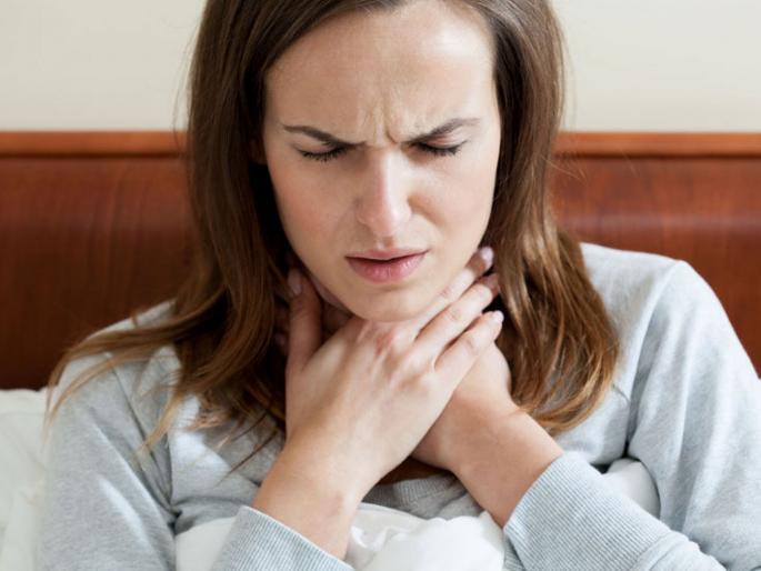 Coronavirus symptoms: Hoarse voice and 4 other changes that can happen to your voice when you get COVID-19 | Coronavirus symptoms: कोरोनाच्या 'या' नव्या लक्षणामुळे डॉक्टरही झाले हैराण, तुम्हीही कराल दुर्लक्ष तर पडेल महागात! Coronavirus symptoms: Hoarse voice and 4 other changes that can happen to your voice when you get COVID-19 | Coronavirus symptoms: कोरोनाच्या 'या' नव्या लक्षणामुळे डॉक्टरही झाले हैराण, तुम्हीही कराल दुर्लक्ष तर पडेल महागात!