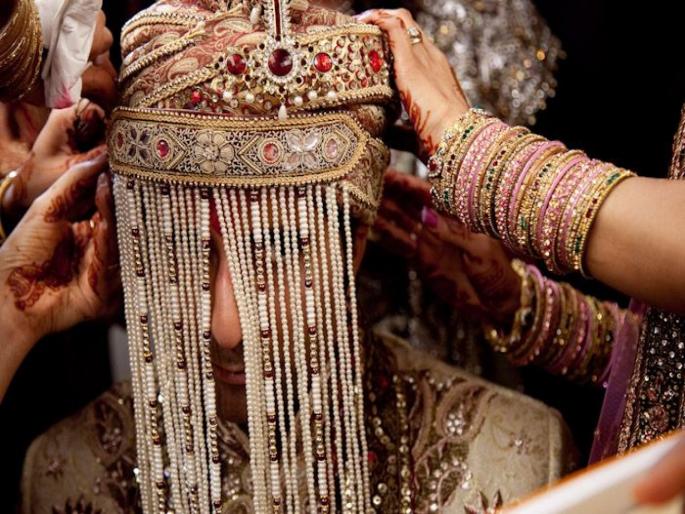 Groom reached jail minutes before wedding had been playing hide and seek for year | लग्न मंडपात पोहोचण्याआधी तुरूंगात पोहोचला नवरदेव, वर्षभरापासून पोलिसांसोबत खेळत होता लपाछपी Groom reached jail minutes before wedding had been playing hide and seek for year | लग्न मंडपात पोहोचण्याआधी तुरूंगात पोहोचला नवरदेव, वर्षभरापासून पोलिसांसोबत खेळत होता लपाछपी
