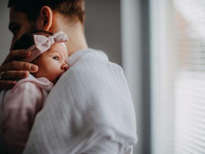 Depression after childbirth can affect not only the mother but also the father ... | बाळंतपणानंतर येणारं डिप्रेशन फक्त आईलाच नाही, वडीलांनाही येऊ शकतं... Depression after childbirth can affect not only the mother but also the father ... | बाळंतपणानंतर येणारं डिप्रेशन फक्त आईलाच नाही, वडीलांनाही येऊ शकतं...