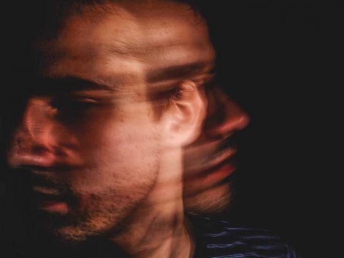 Different hallucinations occur in schizophrenia; Know the symptoms | काय आहे स्क्रिझोफेनिया आजार, जाणून घ्या याची लक्षणे आणि कारणे! Different hallucinations occur in schizophrenia; Know the symptoms | काय आहे स्क्रिझोफेनिया आजार, जाणून घ्या याची लक्षणे आणि कारणे!